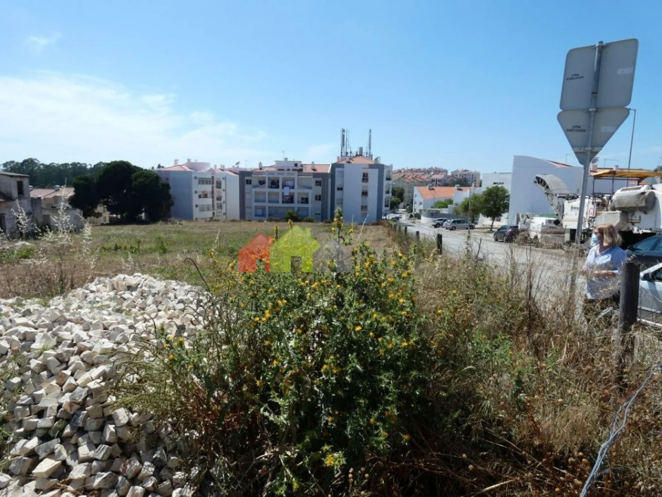 Terreno para Venda em Caparica e Trafaria Foto 1