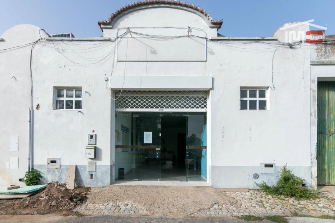 Armazém para Venda em Serpa (Salvador e Santa Maria) Foto 1