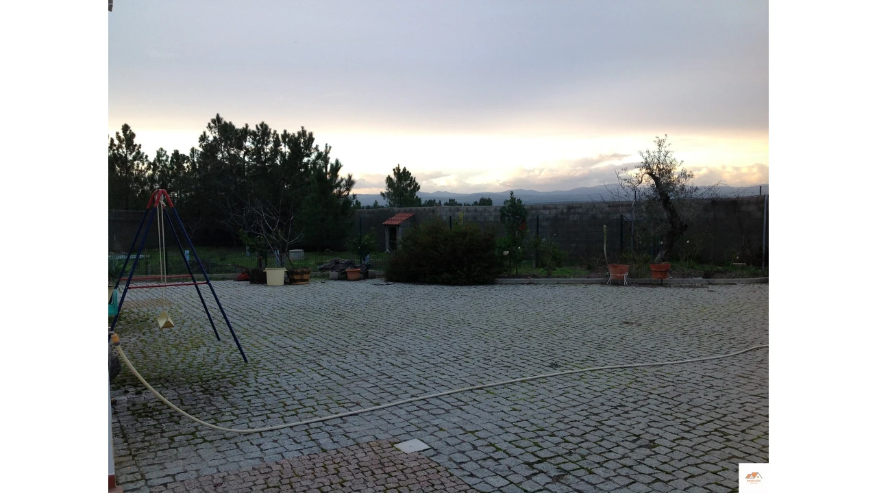 Quinta T3 para Venda em Benquerenças Foto 10