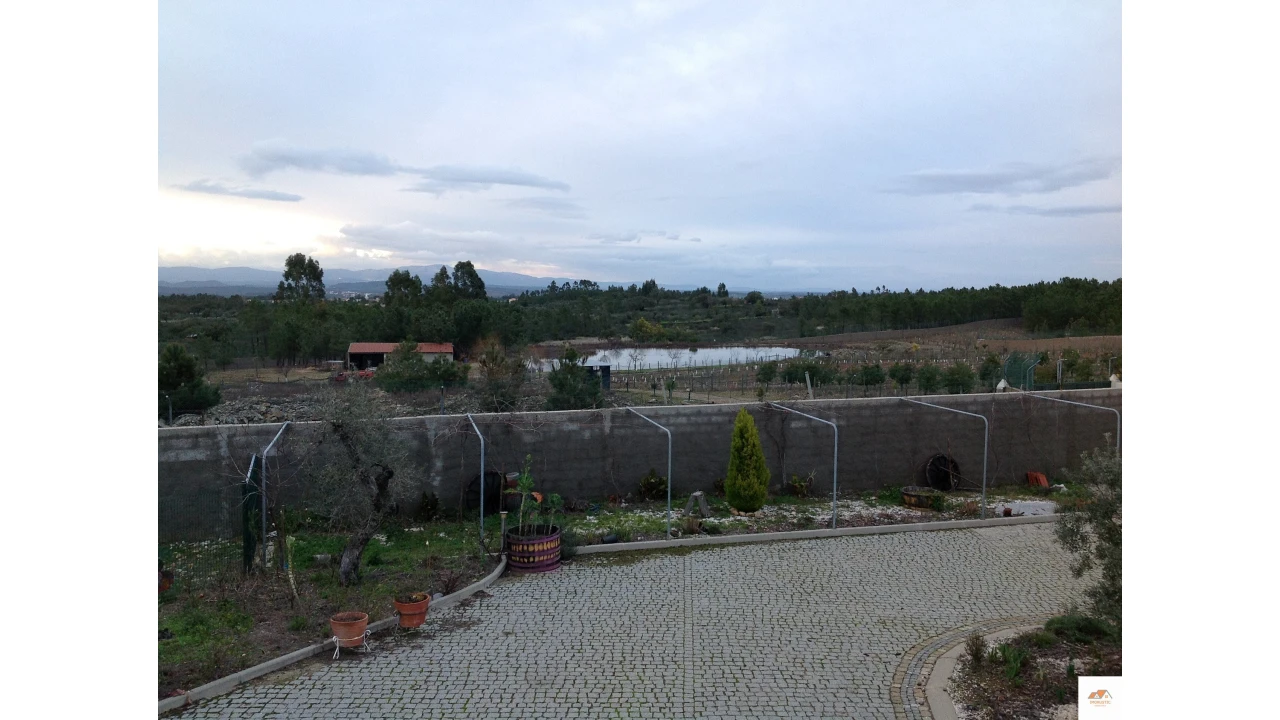 Quinta T3 para Venda em Benquerenças Foto 4