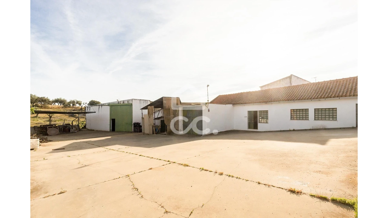 Quinta T3 para Venda em Nossa Senhora de Machede Foto 24