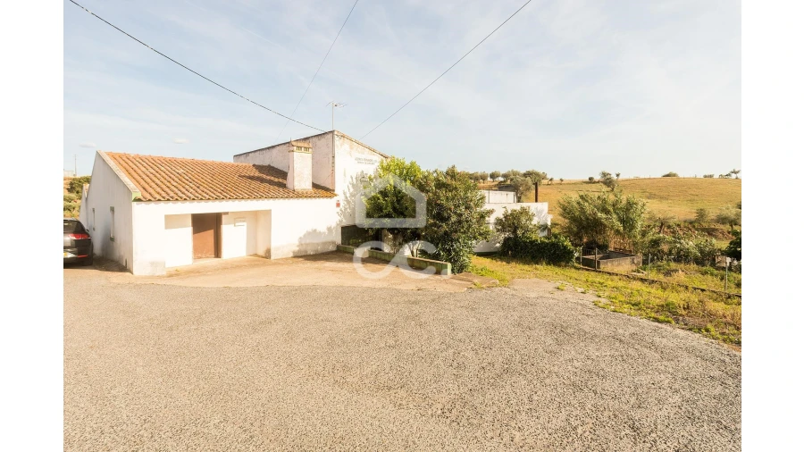 Quinta T3 para Venda em Nossa Senhora de Machede Foto 4