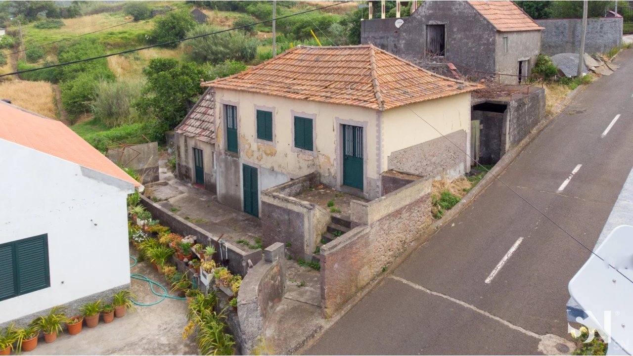 Moradia T2 para Venda em Fajã da Ovelha Foto 3
