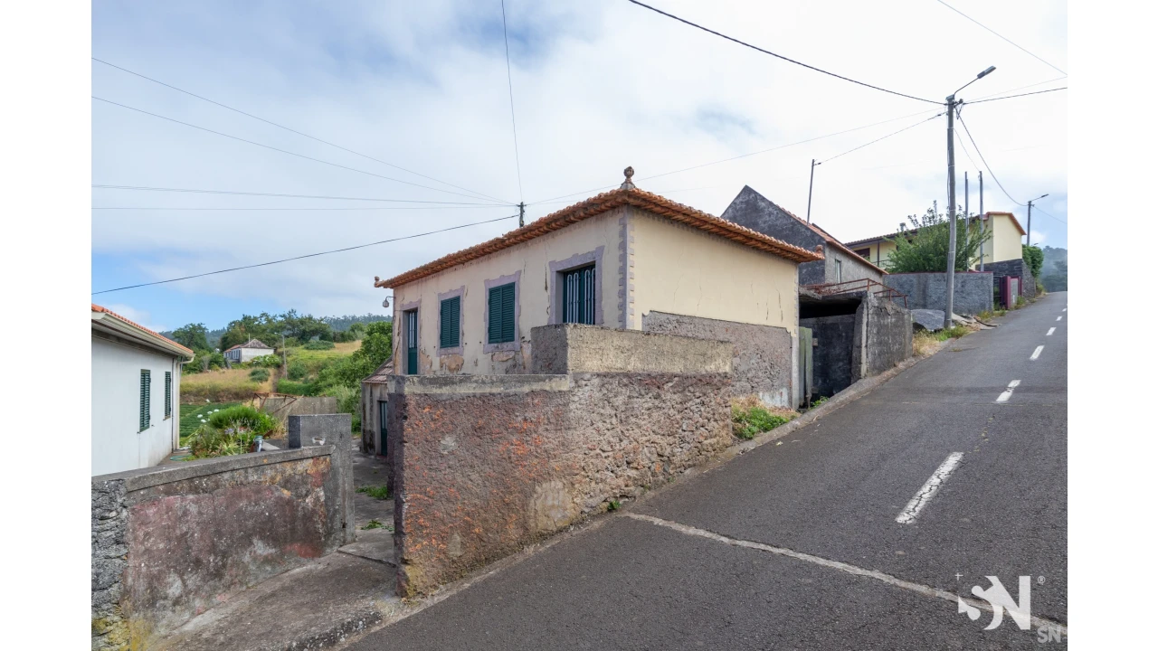 Moradia T2 para Venda em Fajã da Ovelha Foto 8