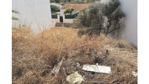 Terreno para Venda em Estômbar e Parchal
