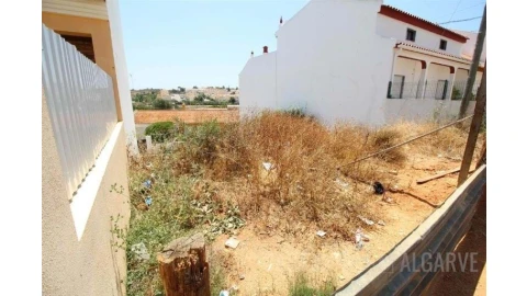 Terreno para Venda em Estômbar e Parchal