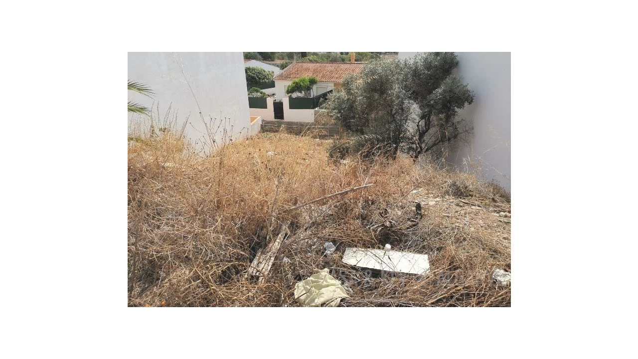 Terreno para Venda em Estômbar e Parchal Foto 9