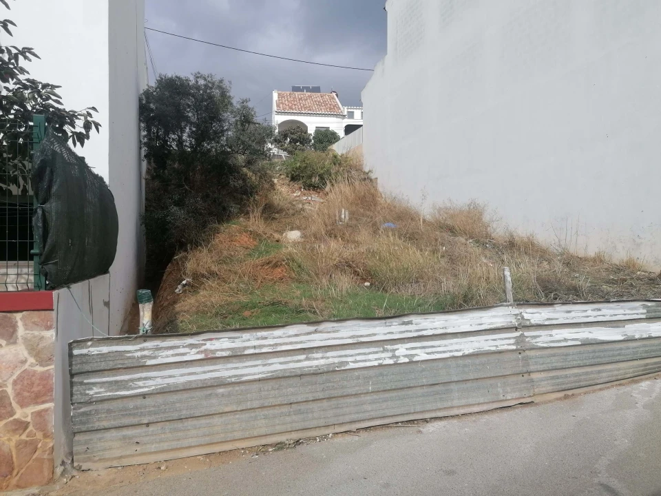 Terreno para Venda em Estômbar e Parchal Foto 1