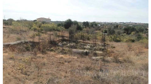Terreno para Venda em Estômbar e Parchal