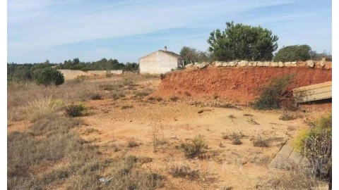 Terreno para Venda em Estômbar e Parchal