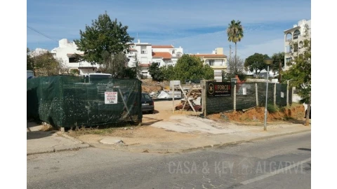 Terreno para Venda em Ferragudo