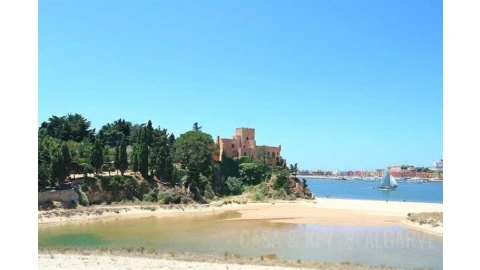 Terreno para Venda em Ferragudo
