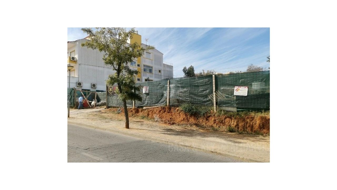 Terreno para Venda em Ferragudo Foto 2