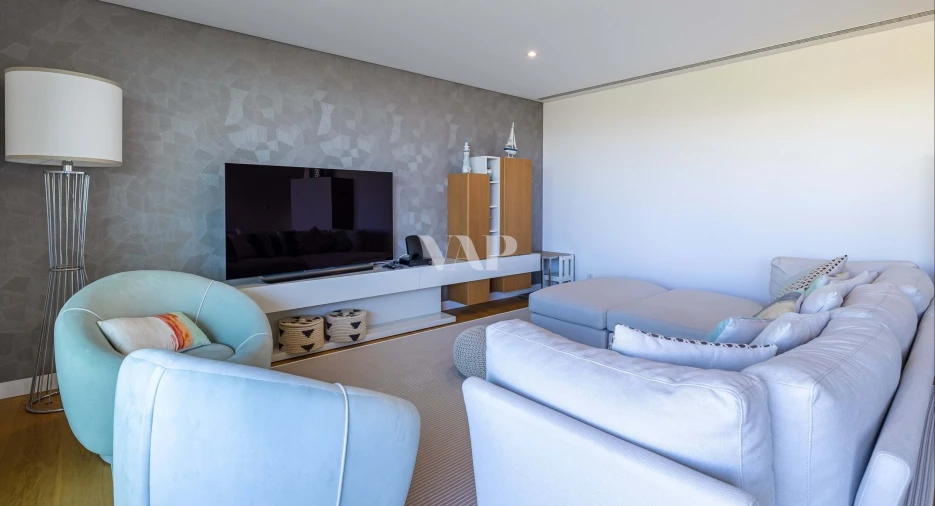 Apartamento T3 para Venda em Quarteira Foto 8