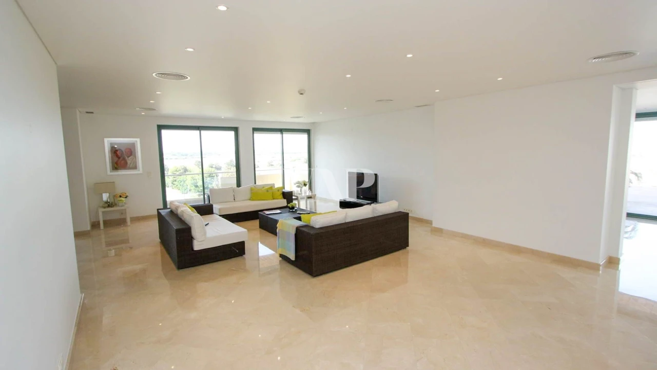 Apartamento T3 para Venda em Quarteira Foto 2