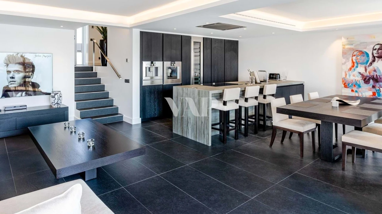 Apartamento T2 para Venda em Quarteira Foto 3