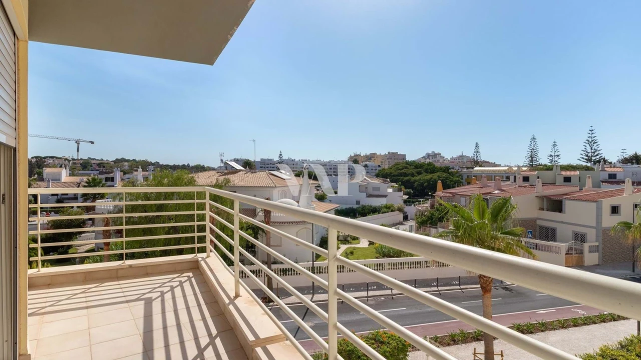 Apartamento T3 para Venda em Quarteira Foto 16
