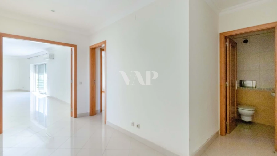 Apartamento T3 para Venda em Quarteira Foto 7