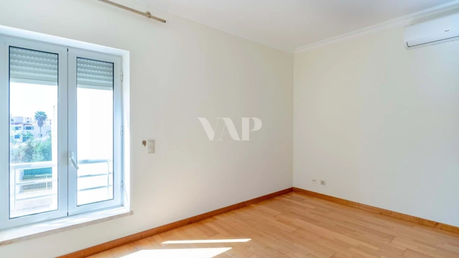 Apartamento T3 para Venda em Quarteira Foto 11