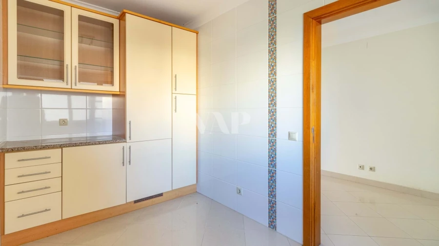 Apartamento T3 para Venda em Quarteira Foto 6