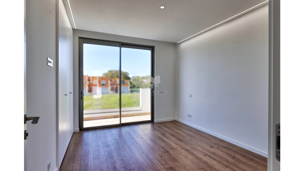 Moradia T3 para Venda em Olhão Foto 7