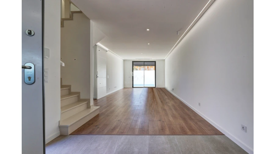 Moradia T3 para Venda em Olhão Foto 6