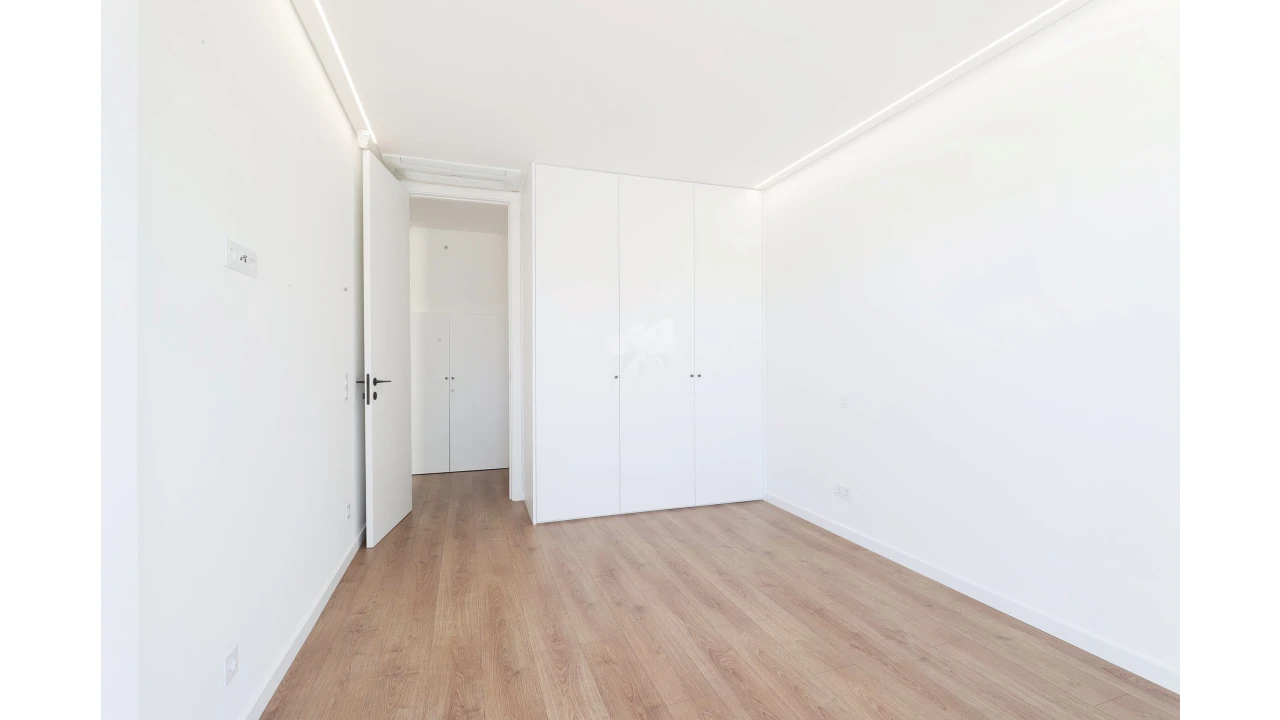 Moradia T3 para Venda em Olhão Foto 11