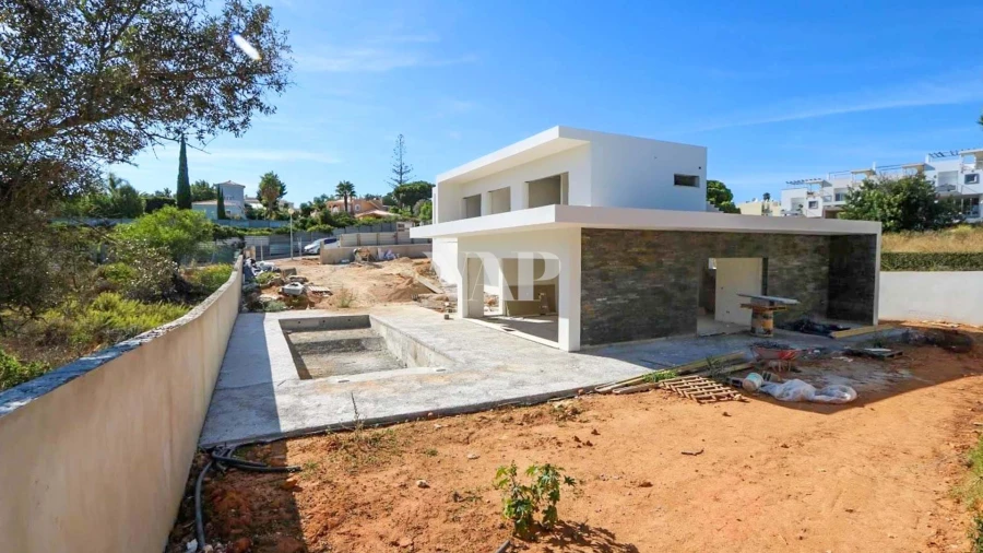Moradia T4 para Venda em Lagoa e Carvoeiro
