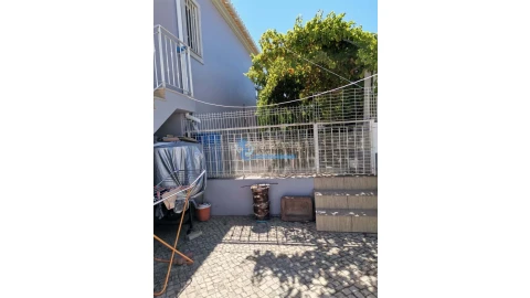 Moradia T4 para Venda em Albufeira e Olhos de Água