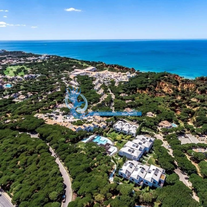 Moradia T4 para Venda em Albufeira e Olhos de Água Foto 8