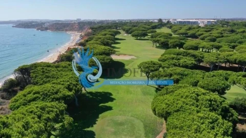Moradia T4 para Venda em Albufeira e Olhos de Água
