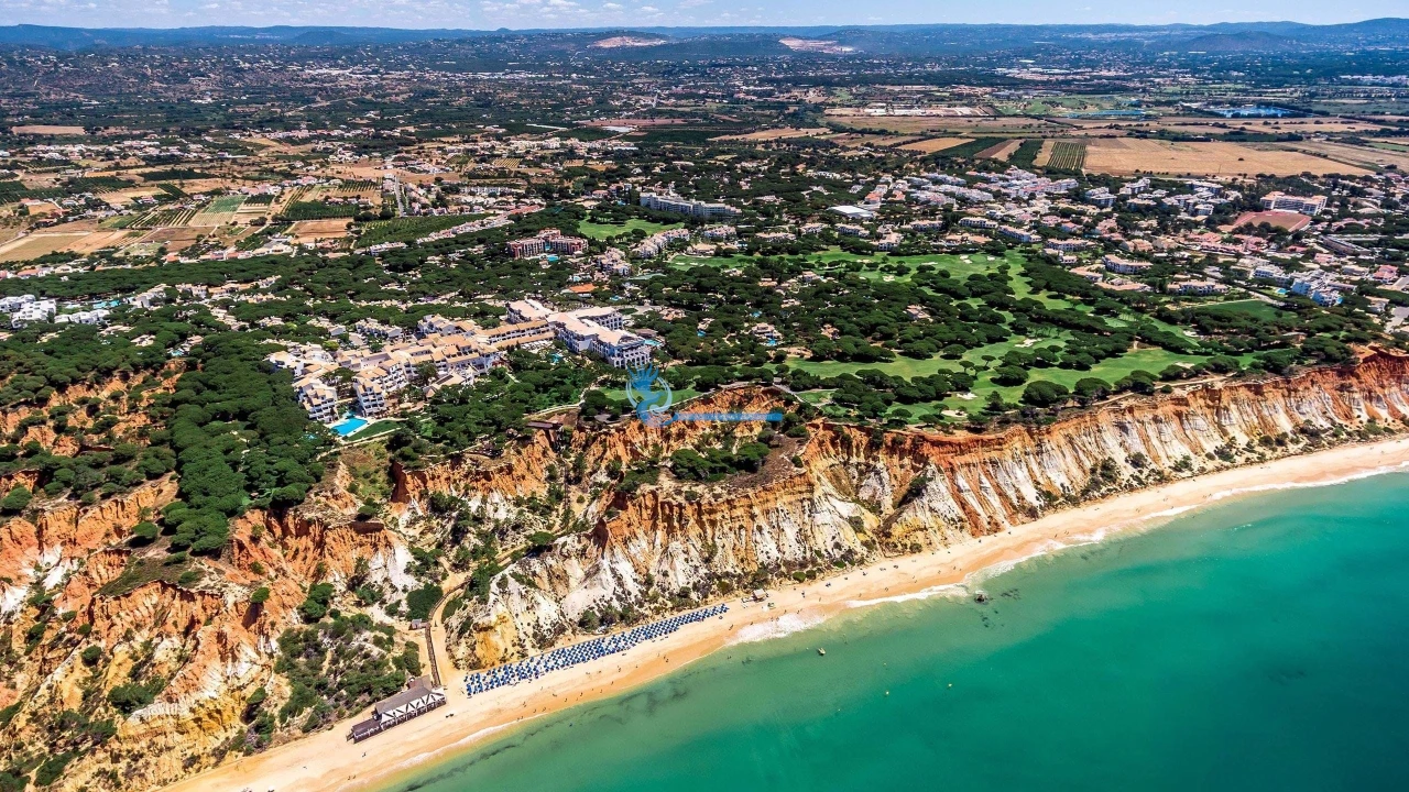 Moradia T4 para Venda em Albufeira e Olhos de Água Foto 7