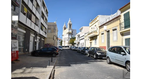 Moradia T2 para Venda em Faro (Sé e São Pedro)
