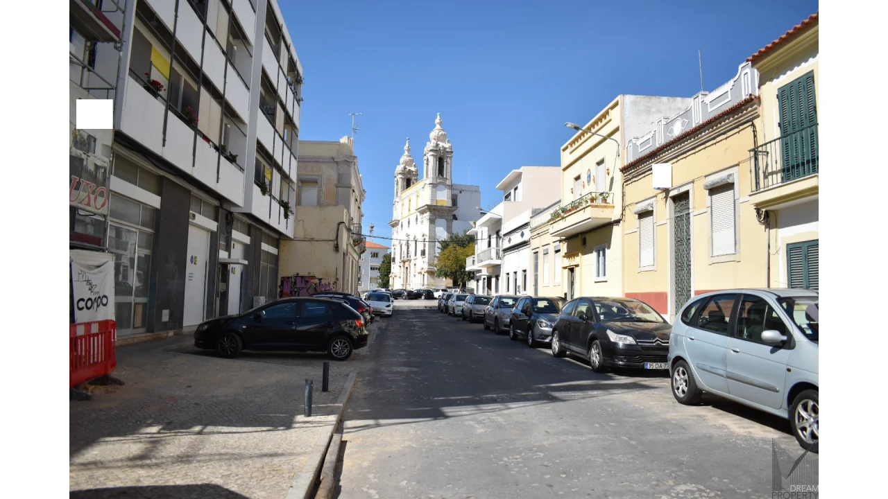 Moradia T2 para Venda em Faro (Sé e São Pedro) Foto 5
