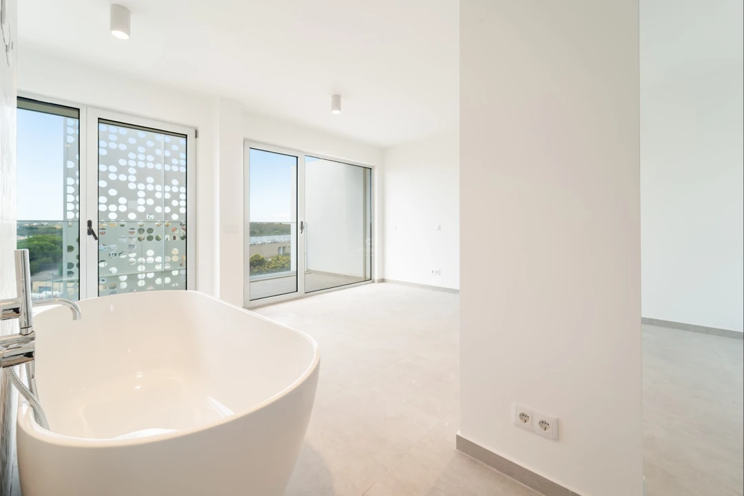Apartamento T4 para Venda em Lagoa e Carvoeiro Foto 2