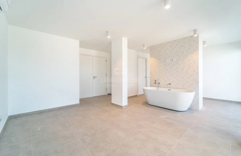Apartamento T4 para Venda em Lagoa e Carvoeiro Foto 46