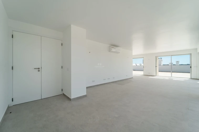 Apartamento T4 para Venda em Lagoa e Carvoeiro Foto 4