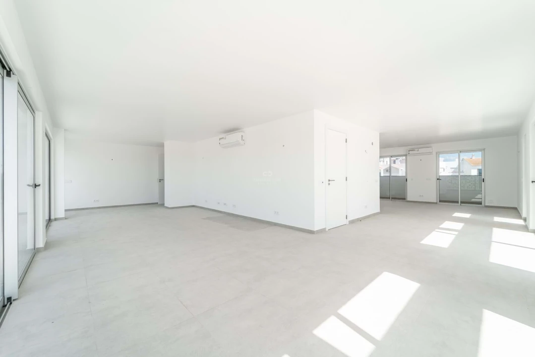 Apartamento T4 para Venda em Lagoa e Carvoeiro Foto 6