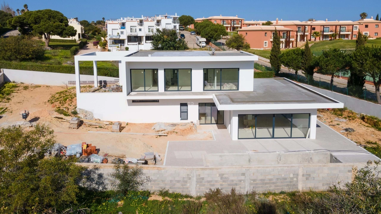 Moradia T3 para Venda em Lagoa e Carvoeiro Foto 1