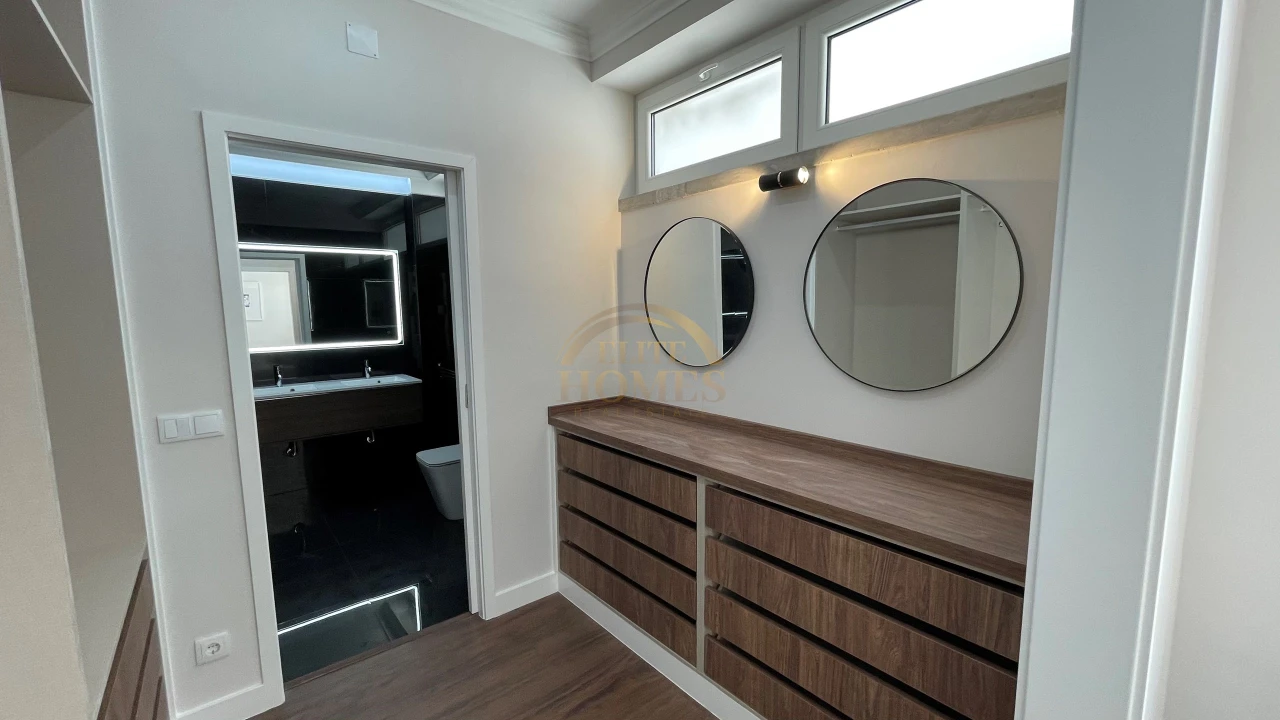 Apartamento T4 para Venda em Santa Maria Maior Foto 17