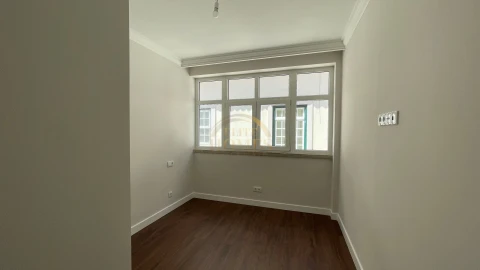 Apartamento T4 para Venda em Santa Maria Maior