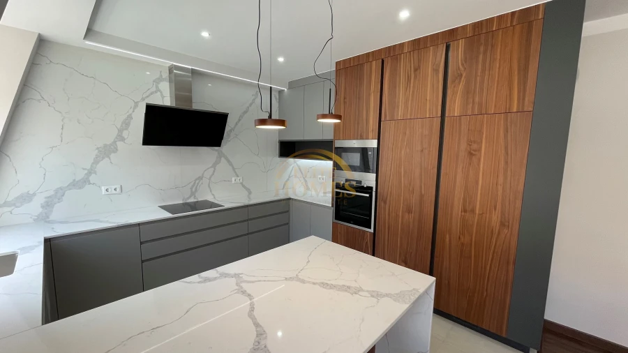 Apartamento T4 para Venda em Santa Maria Maior Foto 8