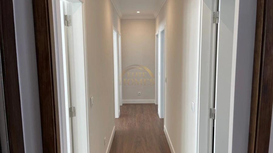 Apartamento T4 para Venda em Santa Maria Maior Foto 11
