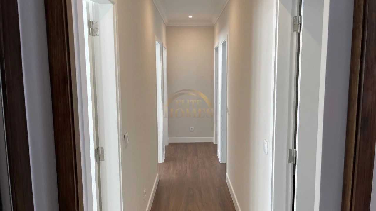 Apartamento T4 para Venda em Santa Maria Maior Foto 11