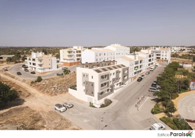 Apartamento T3 para Venda em Estômbar e Parchal