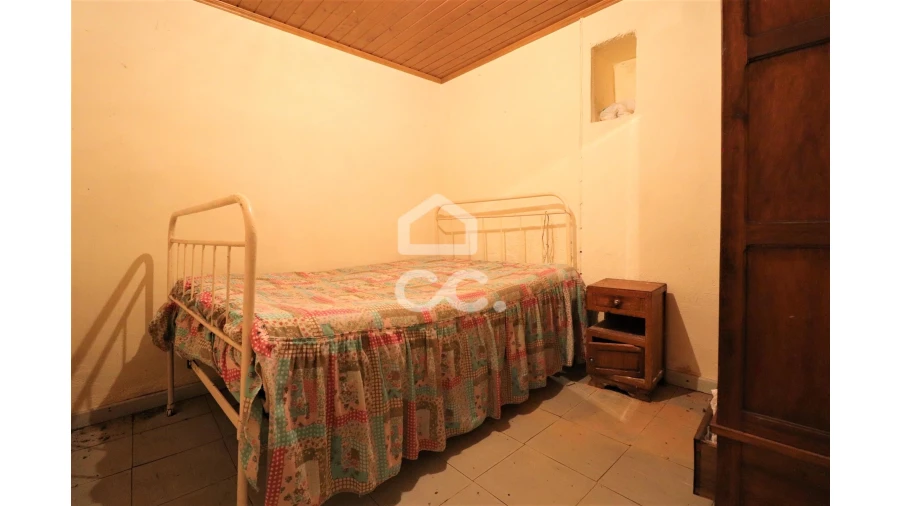 Moradia T3 para Venda em Aguda Foto 13