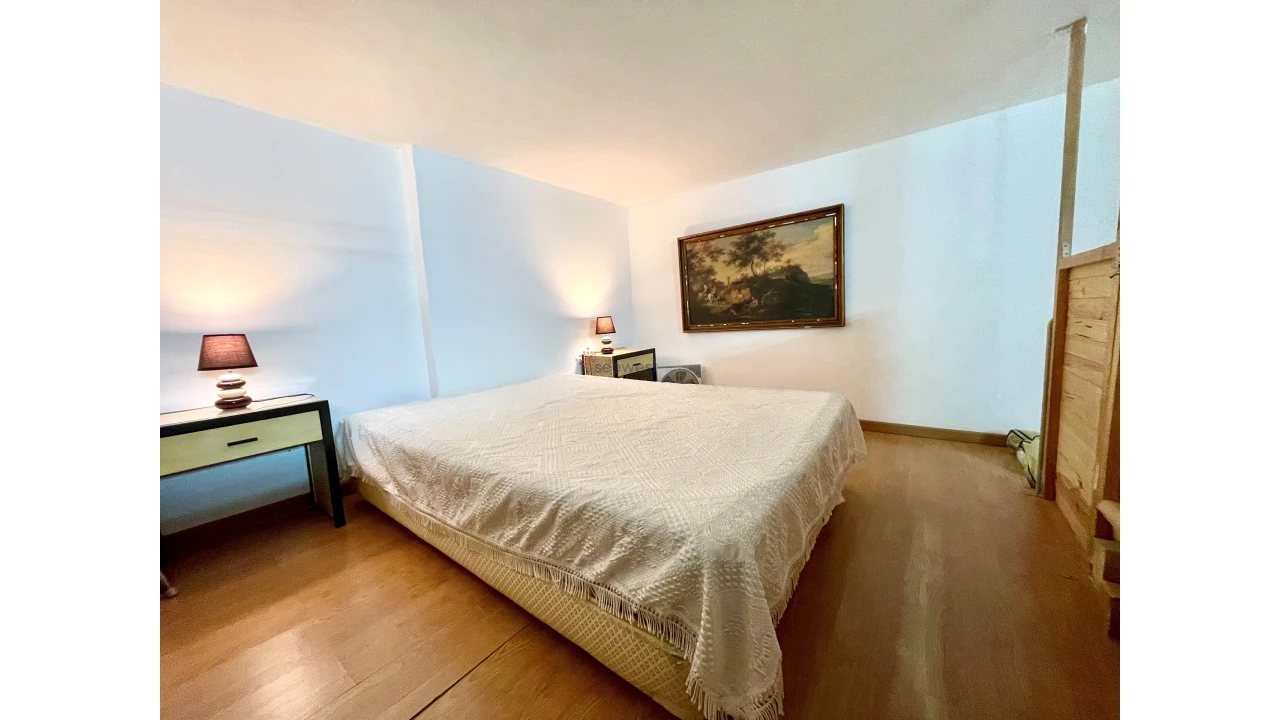 Garagem para Venda em Lagos (São Sebastião e Santa Maria) Foto 6