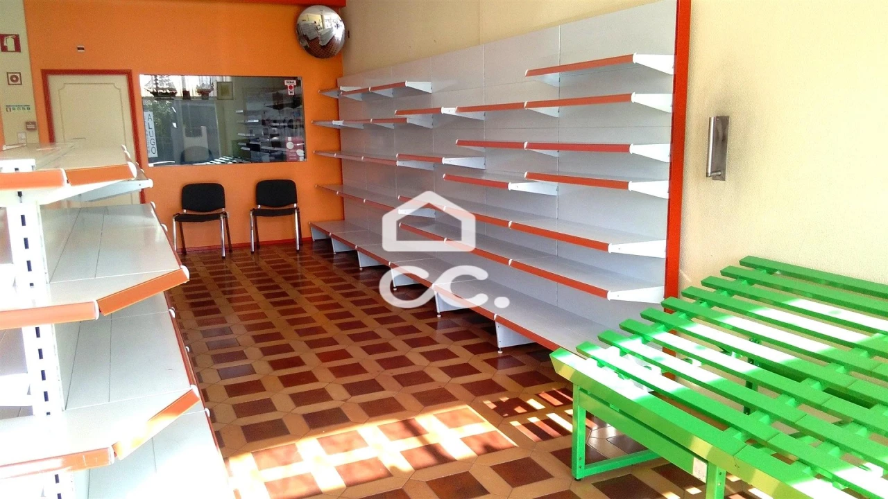 Negócio para Venda em Alfena Foto 4