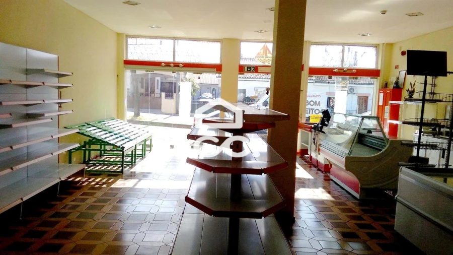 Negócio para Venda em Alfena Foto 3