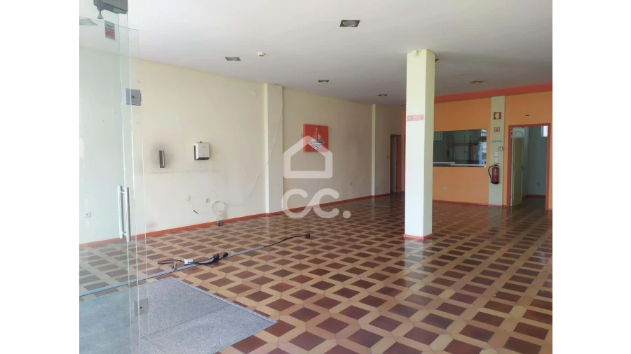 Negócio para Venda em Alfena Foto 21